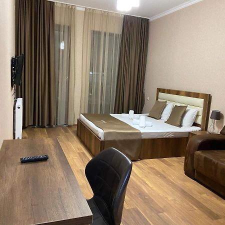 Hotel Absolut バトゥーミ エクステリア 写真