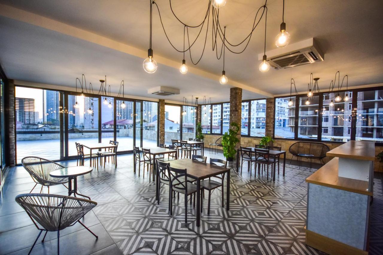 Hotel Absolut バトゥーミ エクステリア 写真